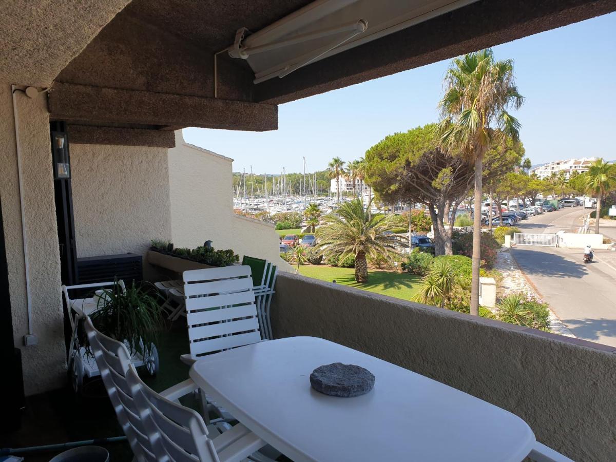 Magnifique 2 pièces vue port et mer Cogolin Esterno foto